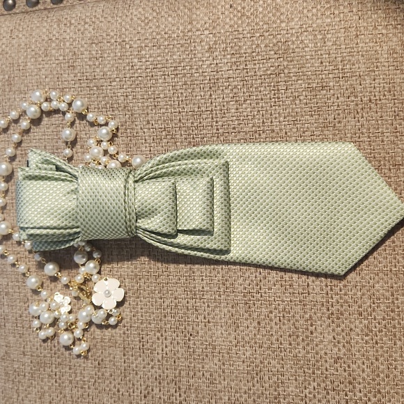 Necktie Necklace/Brooch - Picture 3 of 5